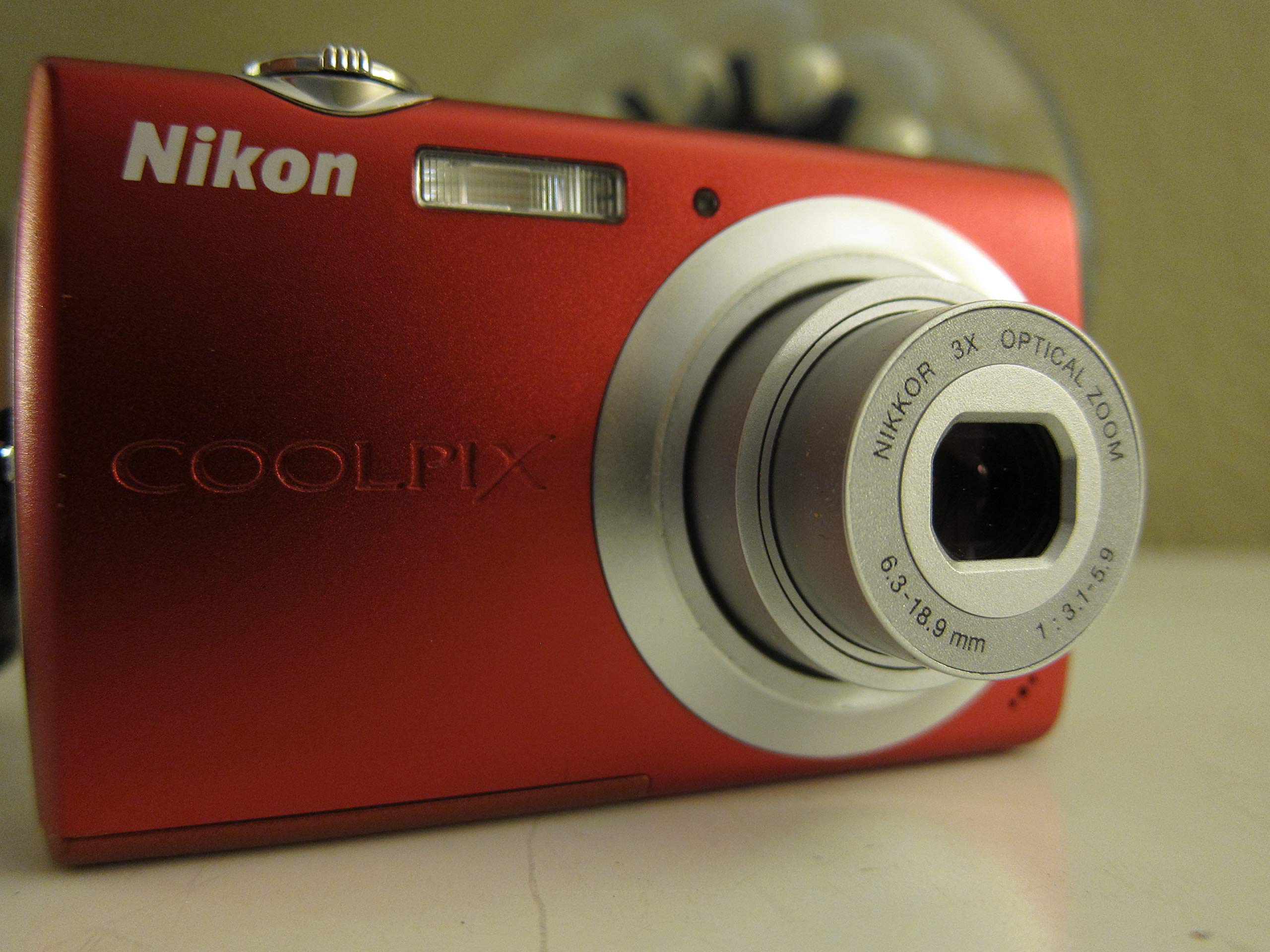 Amazon.com : Nikon Coolpix S203 Digital Camera (Red) : Refurbished